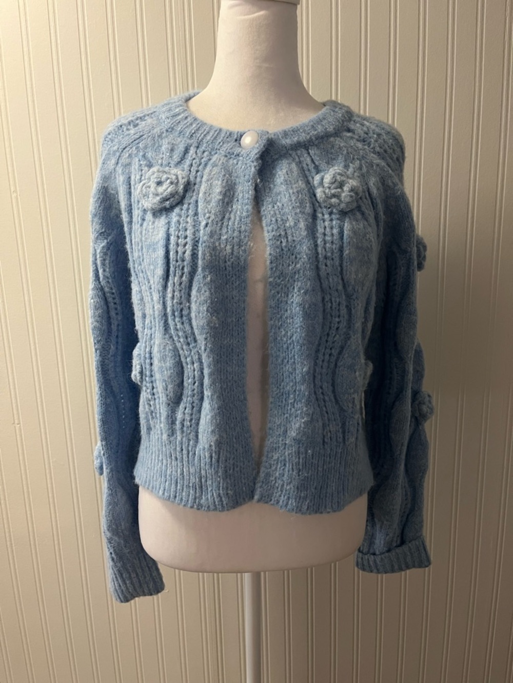 Cropped Sky Blue Knit Cardigan with Floral Bobble Detail